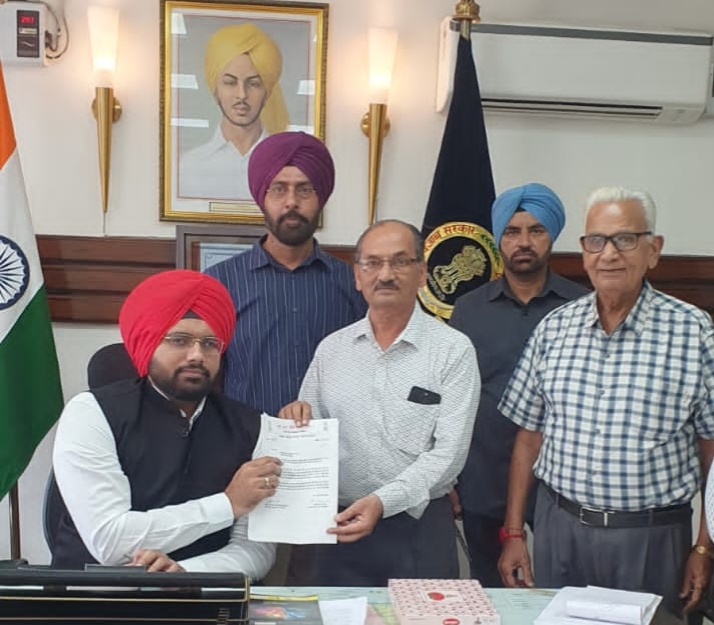 27 ਨੂੰ ਆਂਡੇ ਮੀਟ ਦੀਆਂ ਦੁਕਾਨਾਂ ਬੰਦ ਰੱਖਣ ਲਈ ਦਿੱਤਾ ਮੰਗ ਪੱਤਰ।